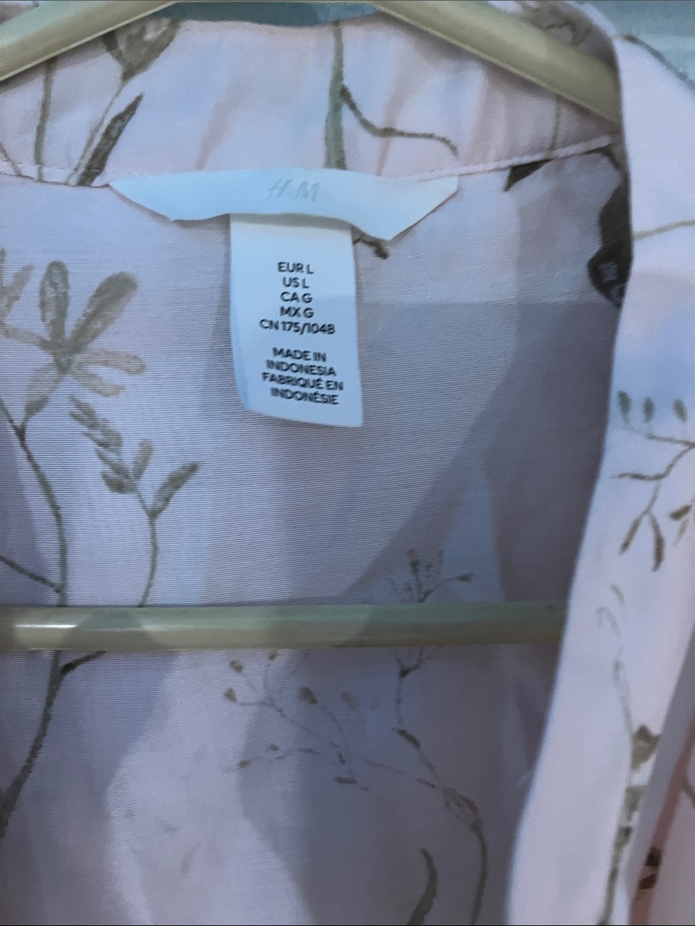 H&M Pale Pink Floral Ruffle Blouse - Picture 2 of 3